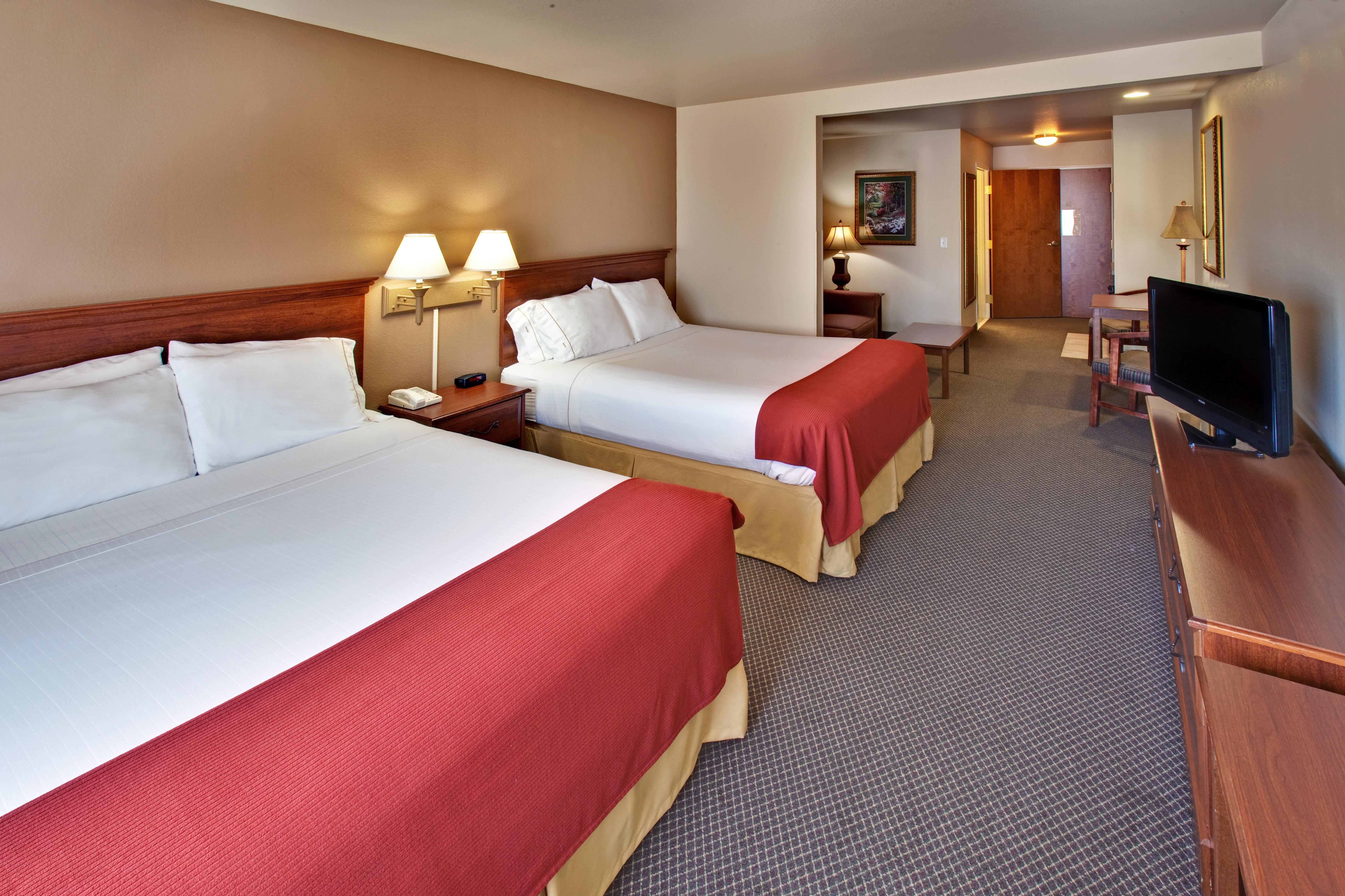 Holiday Inn Express Hotel & Suites Brookings By Ihg Exterior foto