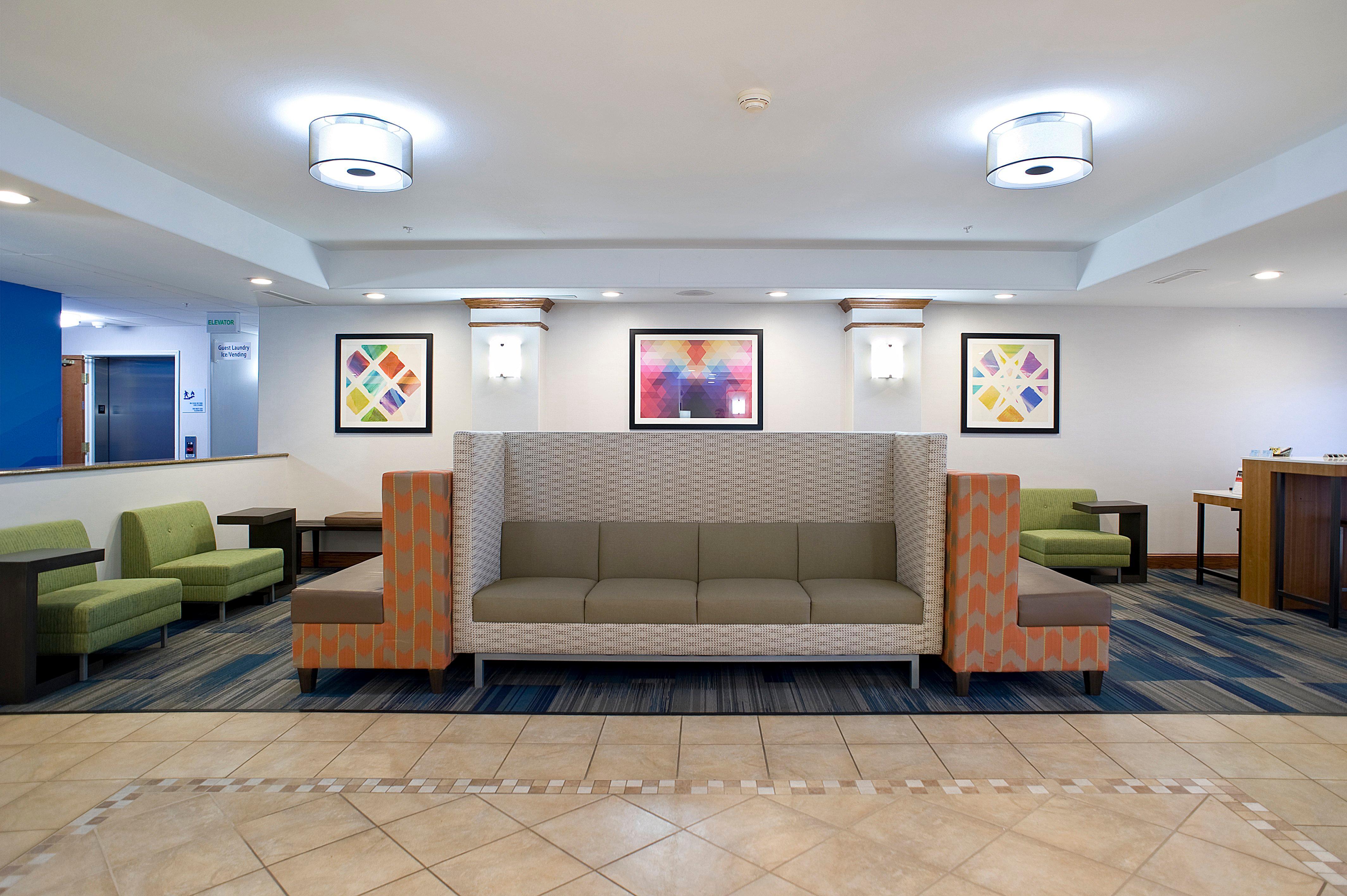Holiday Inn Express Hotel & Suites Brookings By Ihg Exterior foto
