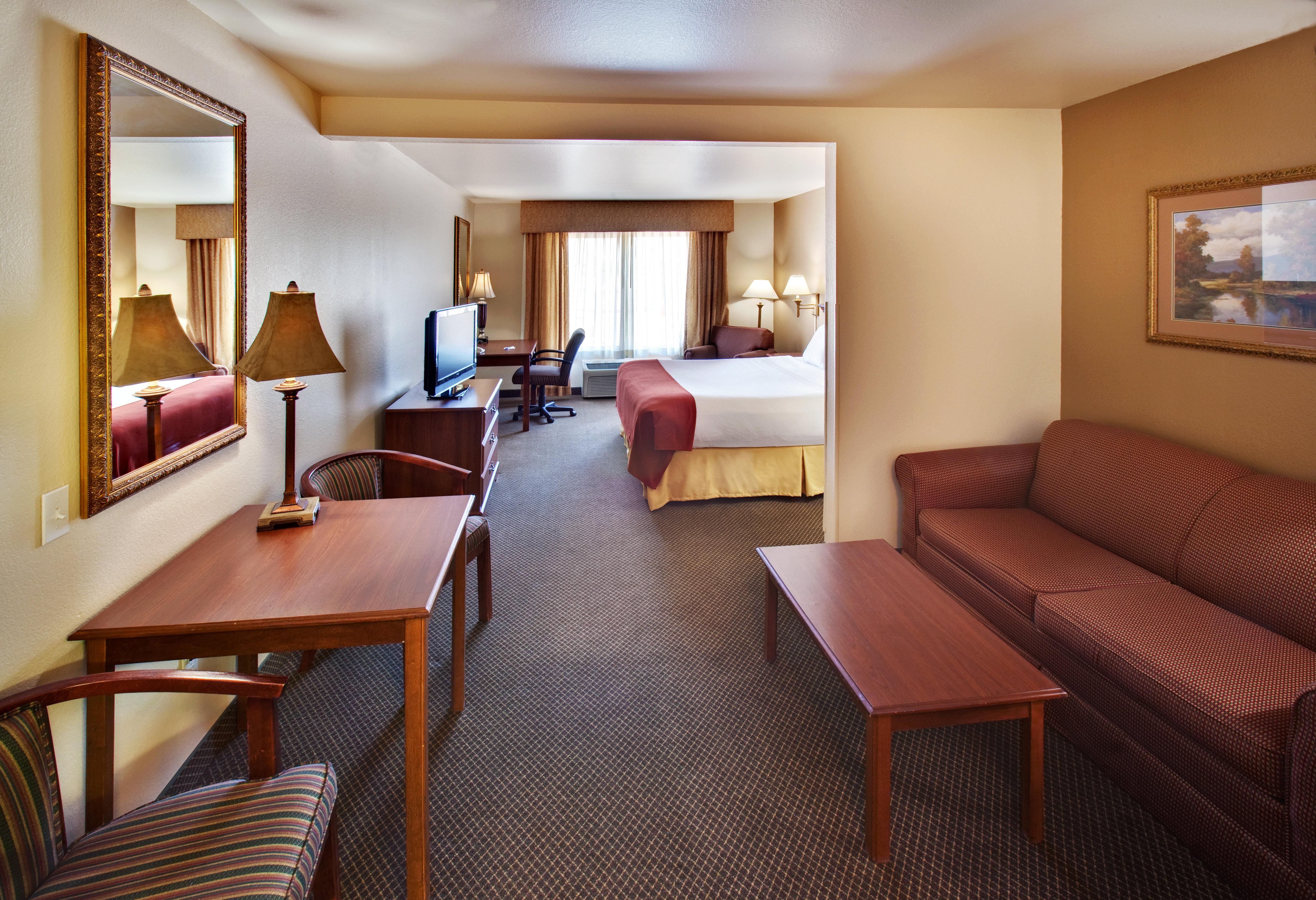 Holiday Inn Express Hotel & Suites Brookings By Ihg Exterior foto