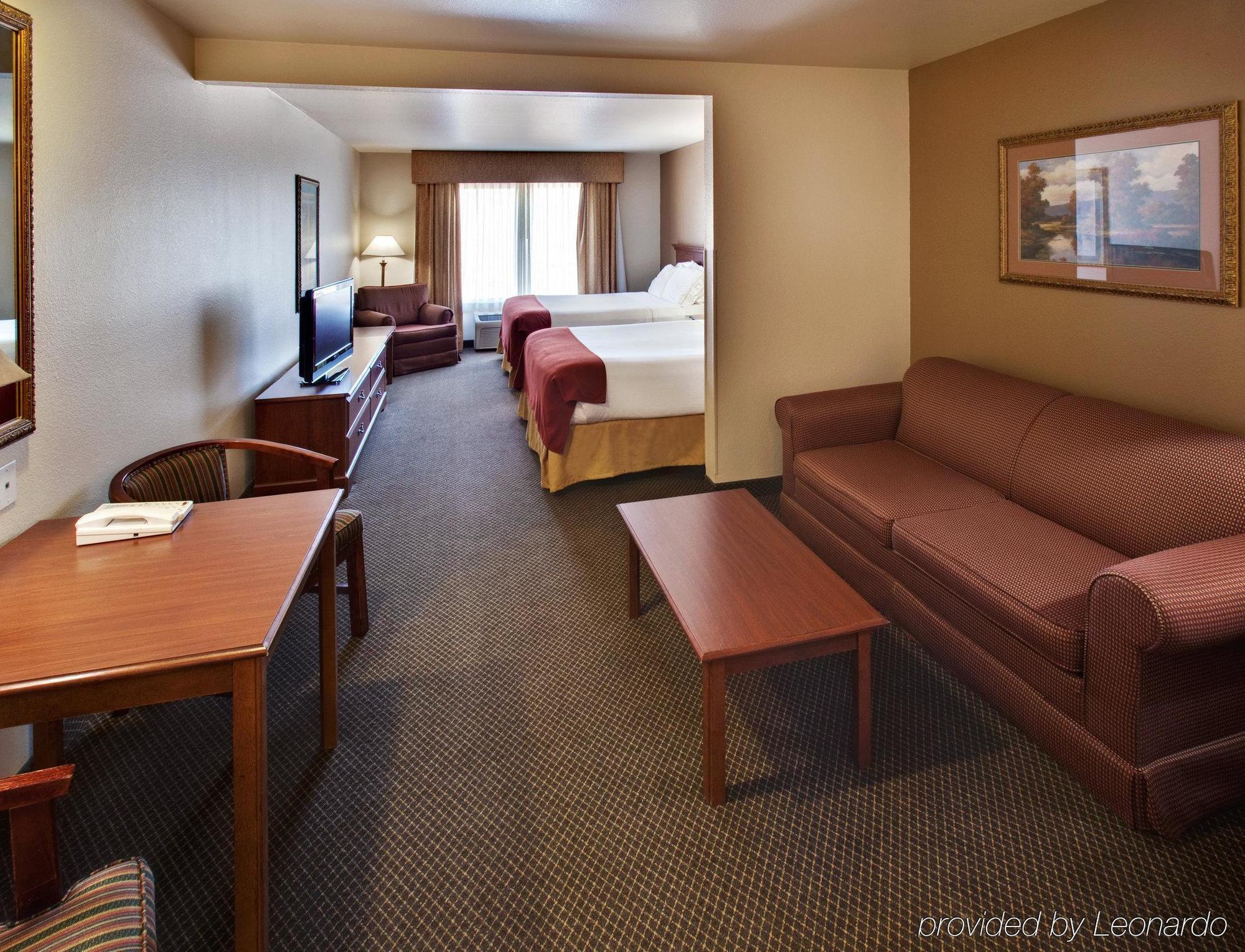 Holiday Inn Express Hotel & Suites Brookings By Ihg Exterior foto