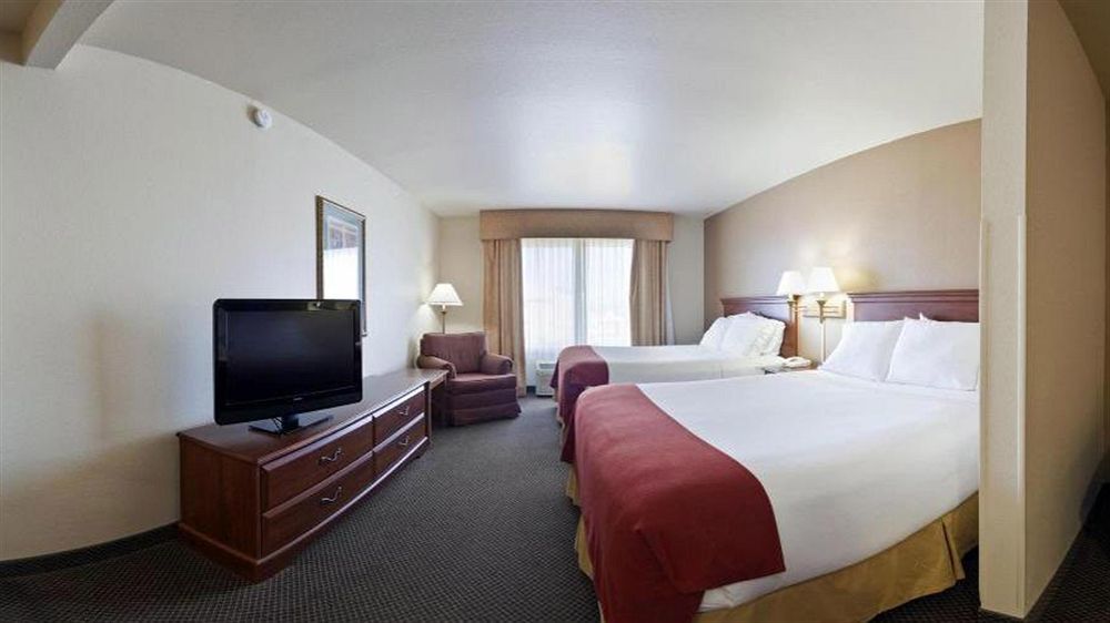 Holiday Inn Express Hotel & Suites Brookings By Ihg Exterior foto